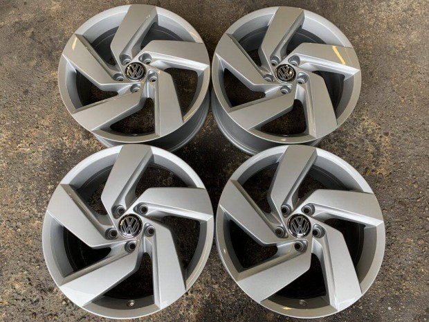 4db gyri 17" VW Golf VIII [Richmond] alufelni. (2201)